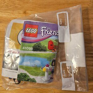 Lego Friends #41098 Emma's Kiosk Kit .  ITEM #1878